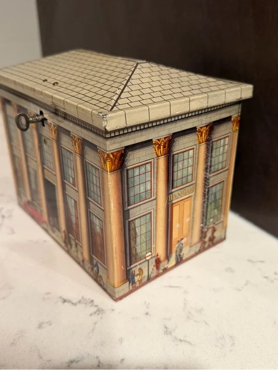 Vintage DBF Bank Biscuit Tin Money 1948 Louis Ruymen House Shaped With Key - Picture 2 of 8
